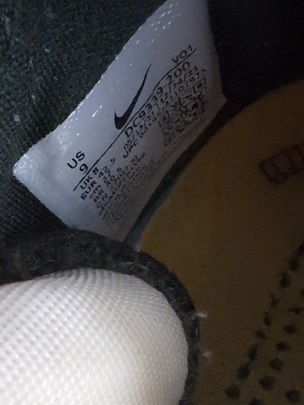Nike LeBron 19 'Minneapolis Lakers' sneakers mens 9 - Picture 9 of 9